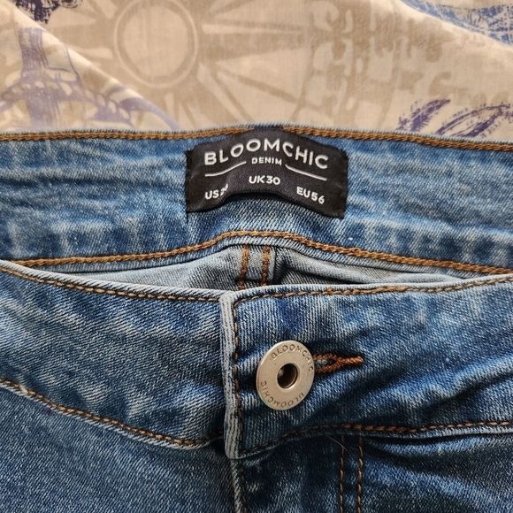 Bloom Chic embroidered plus size jean shorts - Picture 2 of 4